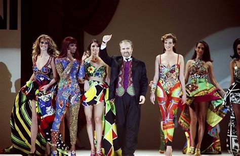 ultima collezione di gianni versace